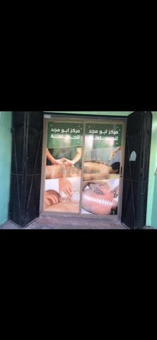 Fonds de commerce à vendre avec mezzanine et toilettes