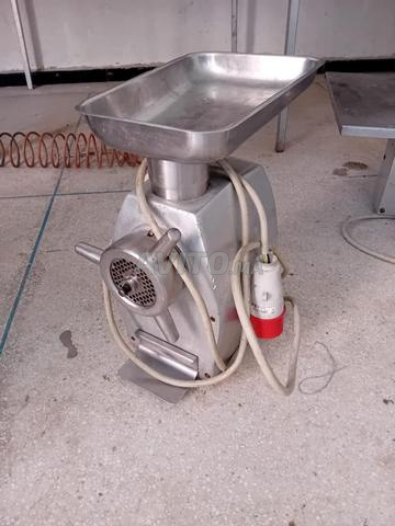 Machine à hacher la viande et scie de viande