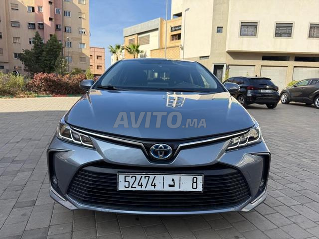 COROLA HYBRIDE 2022 FAIBLE KM