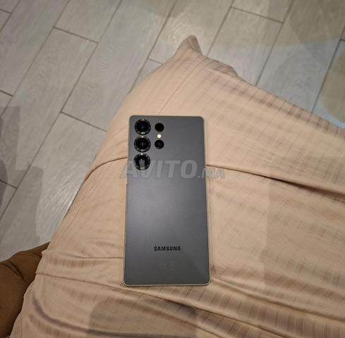 Samsung s25 ultra neuf 512Go stockage / 12 Go Ram