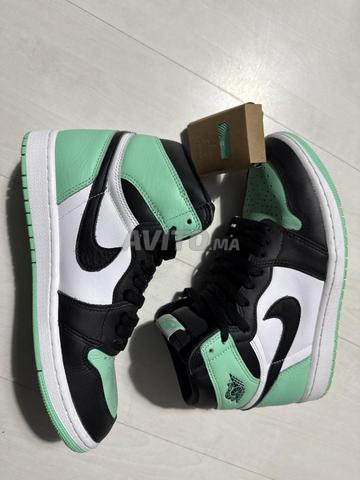 Air Jordan 1 Mid - مقاس 42 - 2