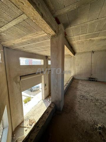 2 rideaux - 107 m w 90 m Mezzanine 3 façades