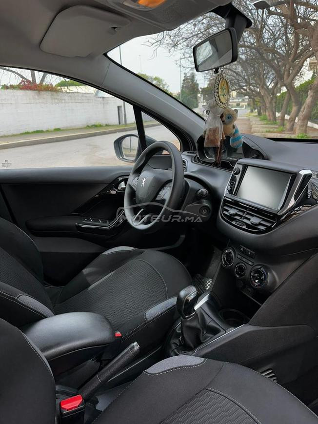 Peugeot 208 Diesel Manuelle 2016 à Rabat