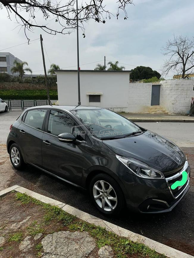 Peugeot 208 Diesel Manuelle 2016 à Rabat