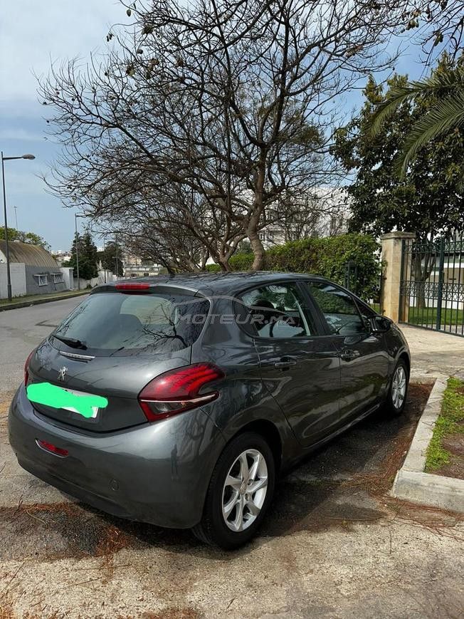 Peugeot 208 Diesel Manuelle 2016 à Rabat