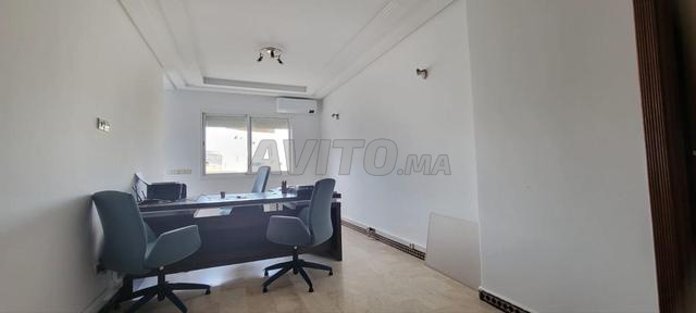 طابق مكاتب مهنية 80 متر مربع شارع طانطان