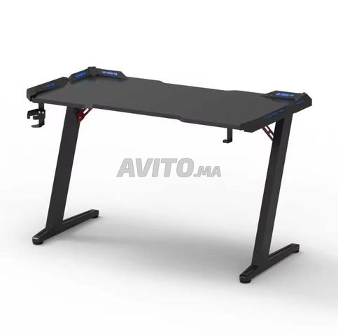 Bureau de jeu Gaming Desk moderne et robuste 160/65/75 - 2