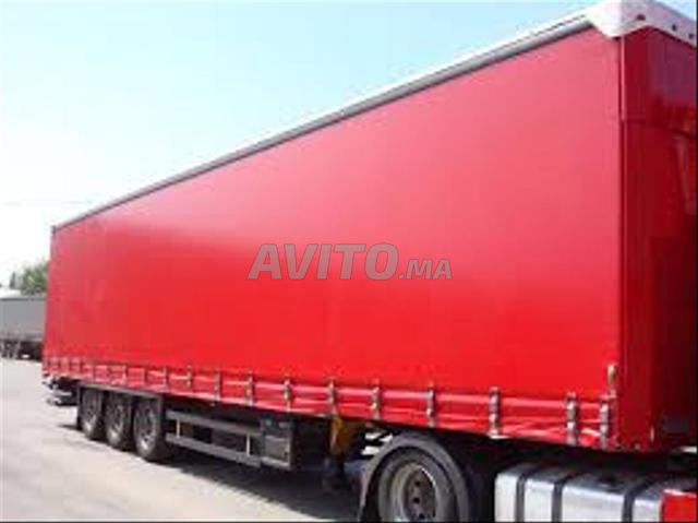 Fabrication de bâche pour camions en PVC - Force et protection sur chaque route