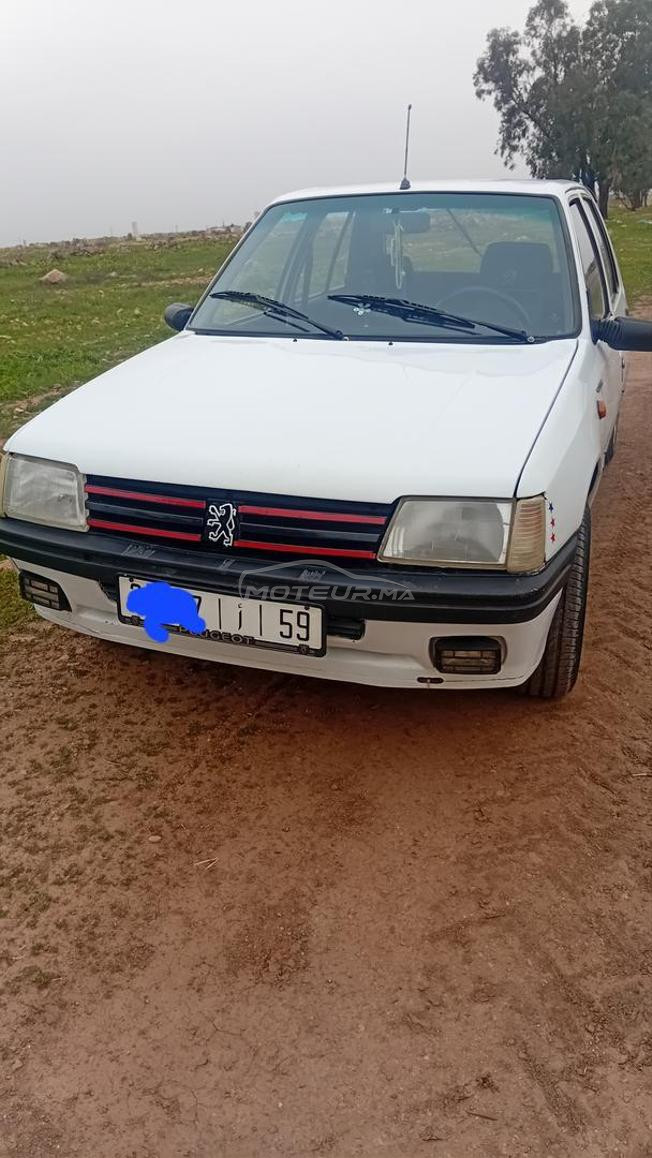 Peugeot 205 modèle 1984 dewana1993