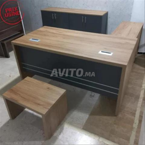مكاتب مع مجموعة كراسي بسعر جيد AS