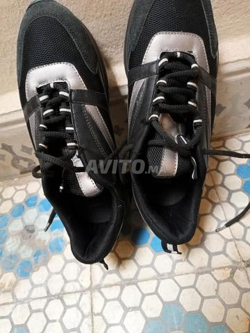 Basket Dior. Couleur noire. Taille 42.