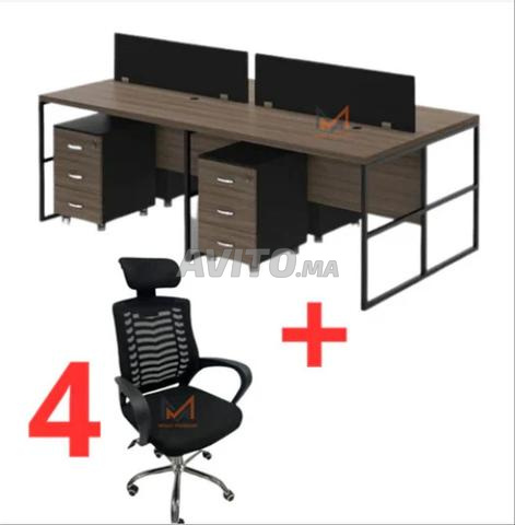 مكتب بينش شبه معدني بالإضافة إلى 4 كراسي