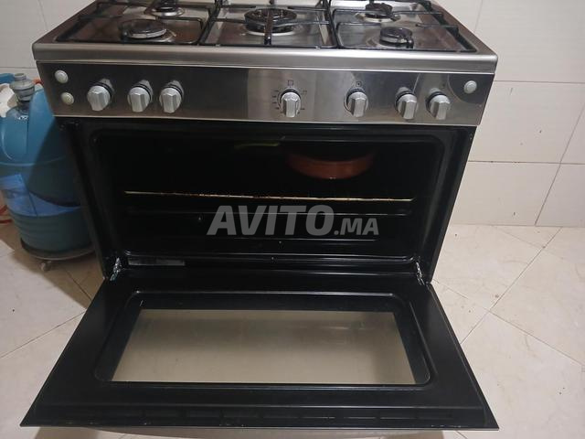 cuisinière neuve en bon état.