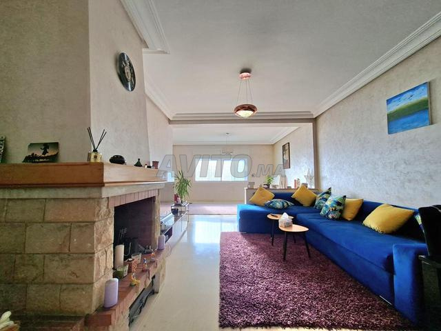 Appartement traversant au 4eme étage à vendre