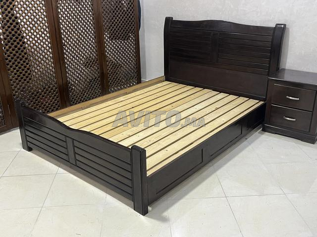 سرير، قاعدة سرير، 1 منضدة