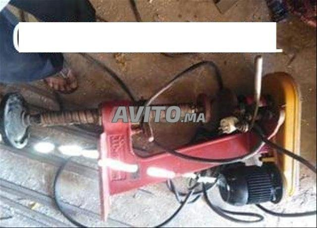 Machine professionnelle de mise en conserve