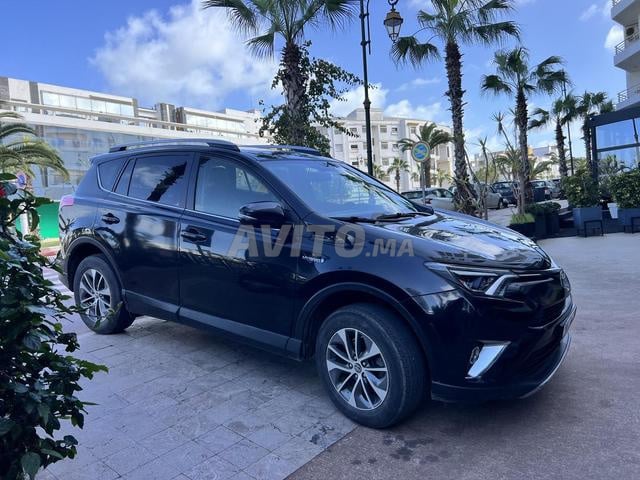 Toyota RAV-4 Hybride Automatique 2017 à Rabat - 2