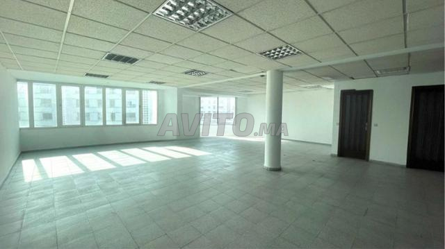 ESPACE PROFESSIONNEL LUMINEUX 70 M2 MAARIF CASA