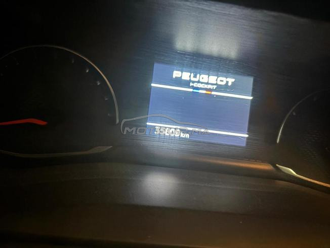 voiture encore neuf 