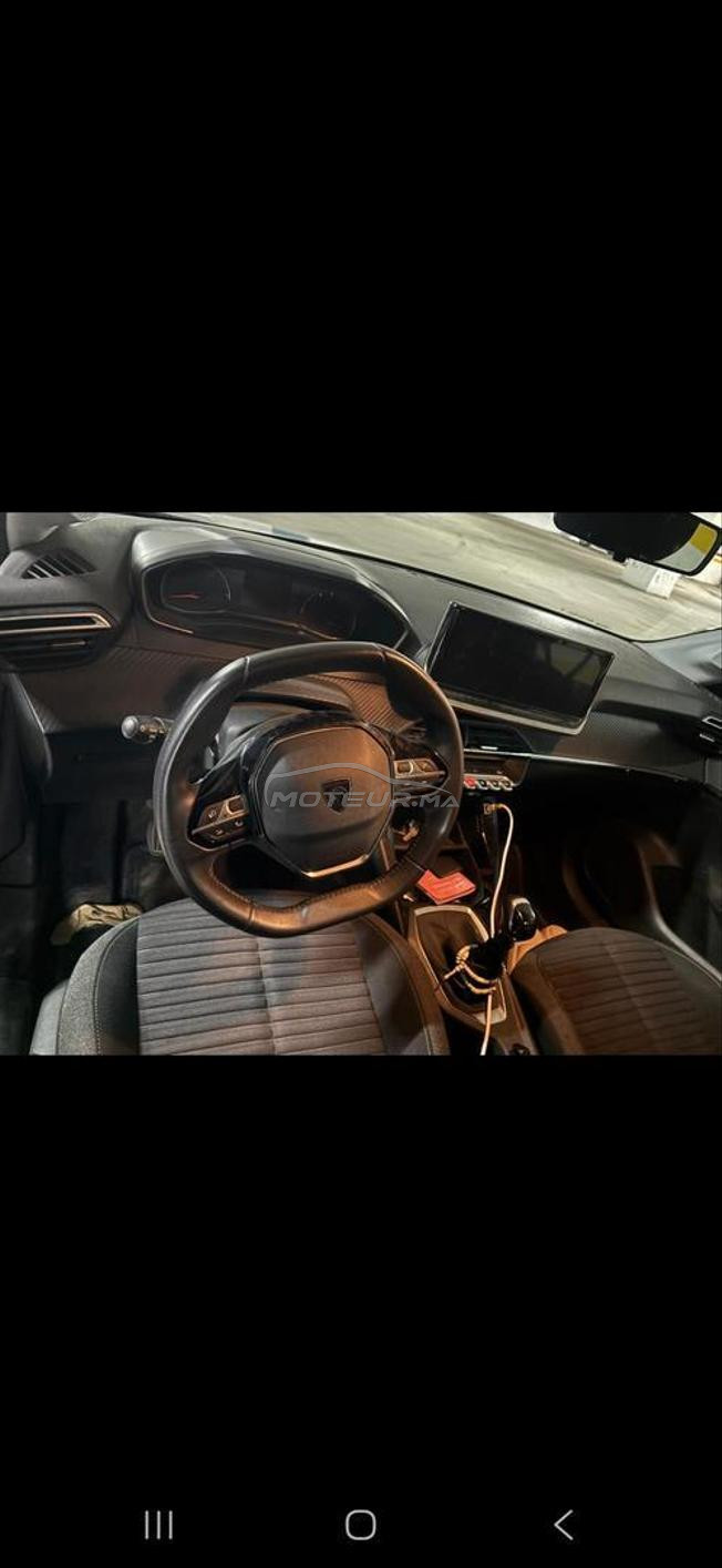 voiture encore neuf 