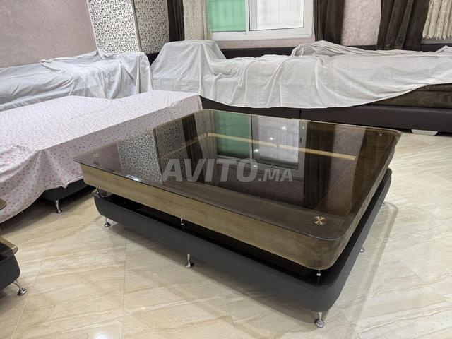 طاولة تصميم عصري