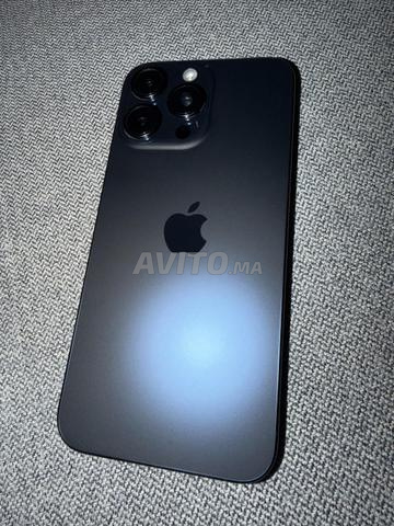 iPhone 15 Pro Max - 256 جيجابايت - أزرق تيتانيوم - eSIM