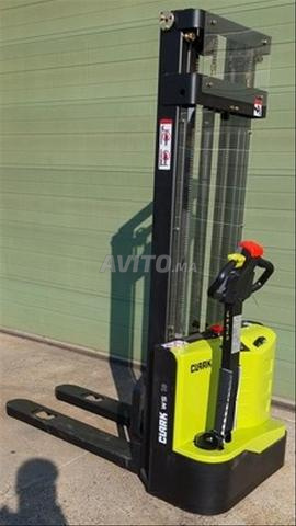 Gerbeur Électrique AC – Chariot élévateur électrique professionnel