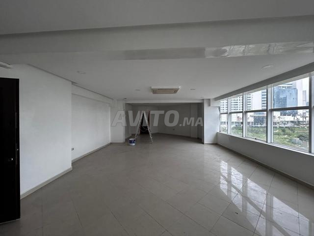 مرتفعات منشآت إدارية للعقAR.