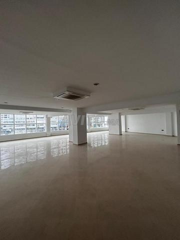 مرتفعات منشآت إدارية للعقAR.