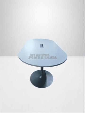 Table réunion piètement tulipe Steelcase 240x120cm