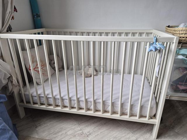 lit bébé ikea