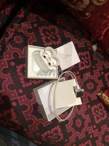 Tout fonctionne encore, ceux qui les veulent peuvent venir les chercher, le tout en gros