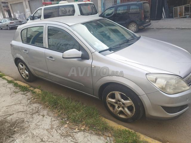 Opel Astra essence 2008