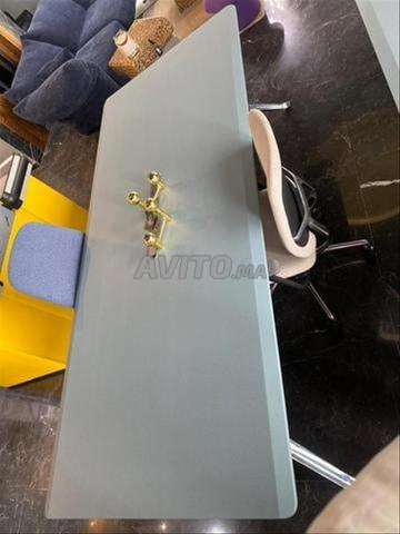 مكتب اجتماعات - راقي