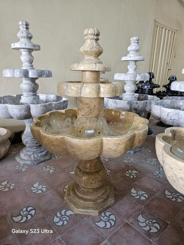 نافورة من الرخام السمالة مع مضخة صغيرة