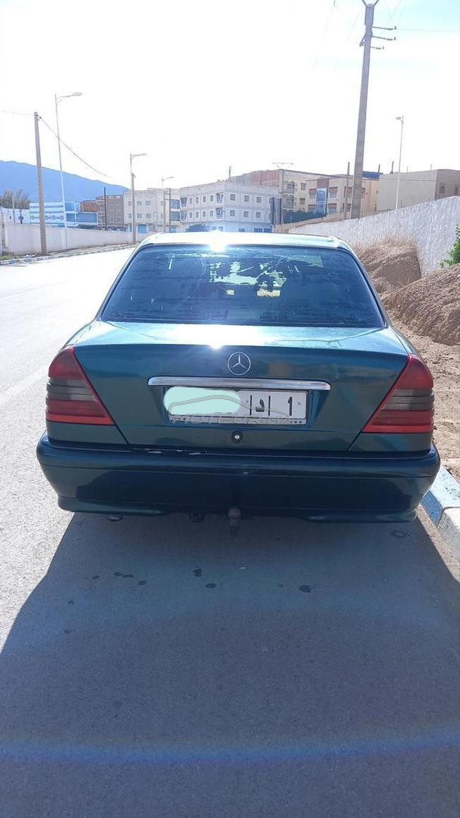 Mercedes-Benz 220 Diesel Manuelle 1998 à Driouch
