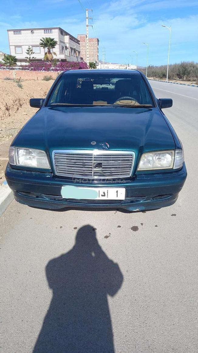 Mercedes-Benz 220 Diesel Manuelle 1998 à Driouch