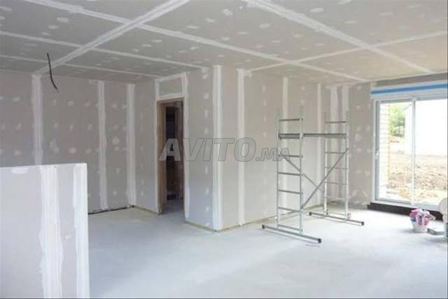 أعمال السباكة والكهرباء والعزل المائي