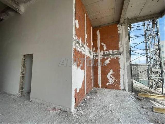 أعمال السباكة والكهرباء والعزل المائي