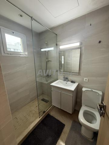 Location apprt 2 ch salon meublé à palmier 7500 dh - image 3