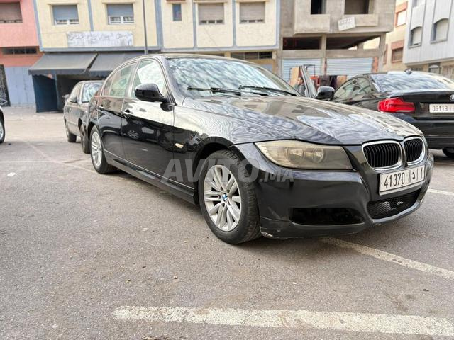 BMW الفئة الثالثة ديزل يدوي 2011 في الرباط