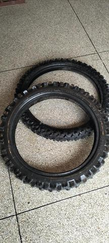 Pneu Pirelli très bon état