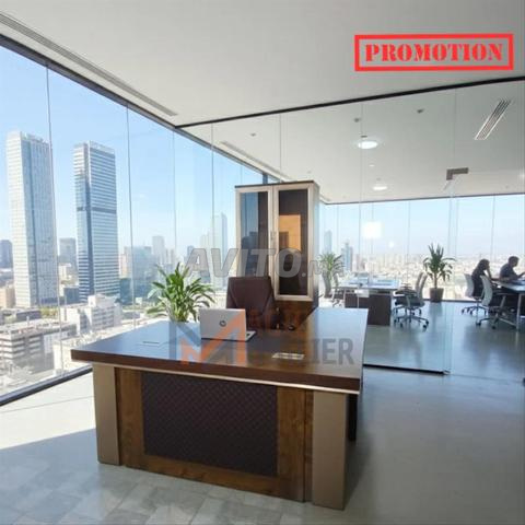 Bureau de direction avec retour d'importation