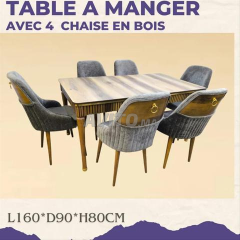 SALLE A MANGER 6 CHAISES EN BOIS