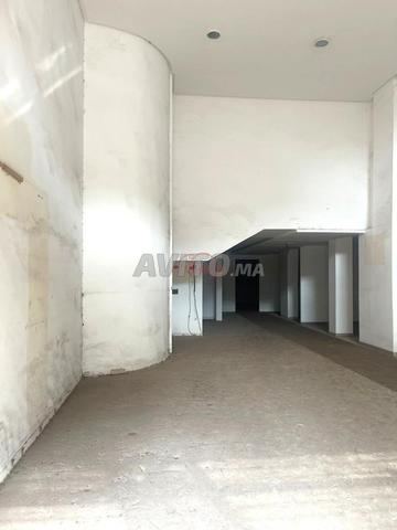 بيع محل مساحته 701 متر مربع في الدار البيضاء