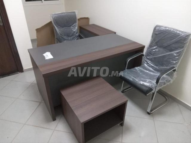 Bureau de direction avec retour et table basse