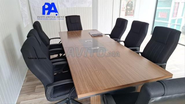 Table de réunion en bois — Table de réunion en bois