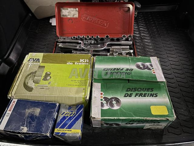 Lot de kit de freins et une boîte de douille