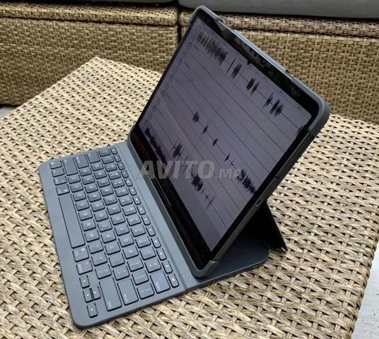 آيباد 10 بوصة الجيل العاشر والتاسع 64 جيجابايت A2757 واي فاي 4G