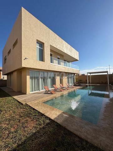 إيجار فيلا مفروشة 3 غرف نوم مسبح تاركة